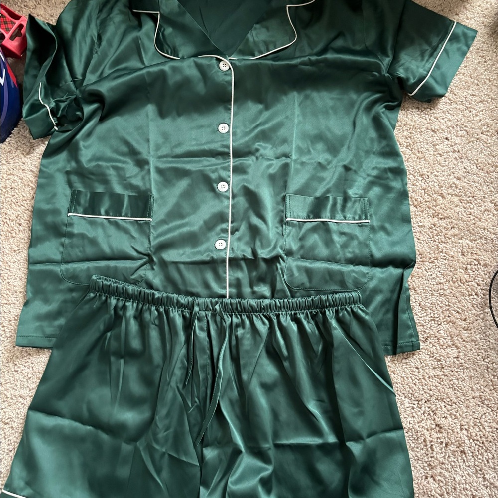 Satin Pajama Set of 7 - Emerald Green